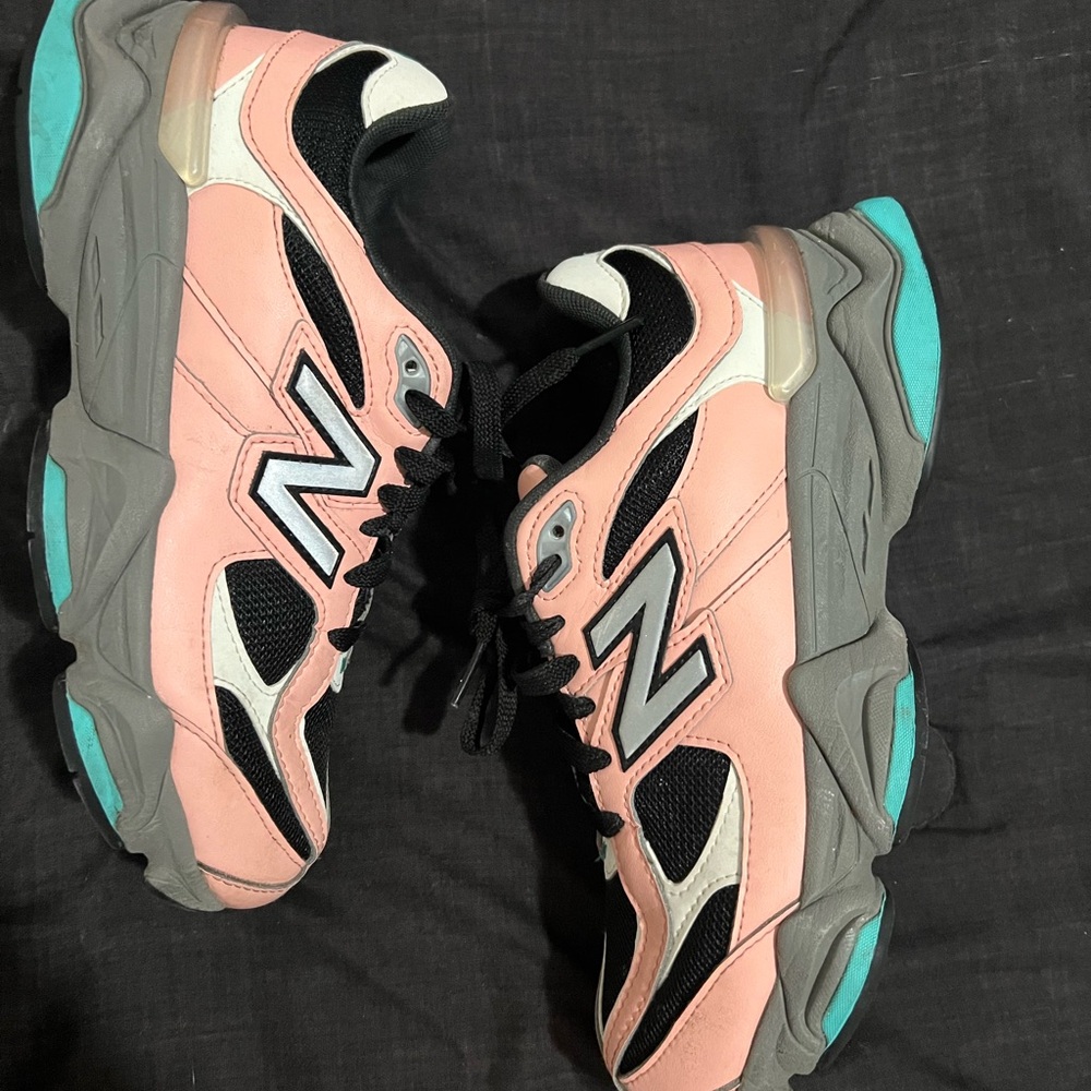 New Balance Pink and Gray Sneakers with Teal Accents